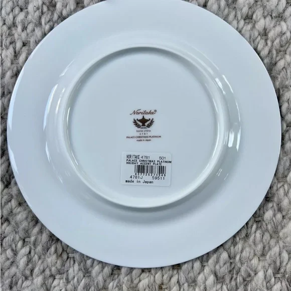 Set of 4 $280 Noritake Bone China Palace Christmas Platinum 4781 salad plates - Picture 6 of 10